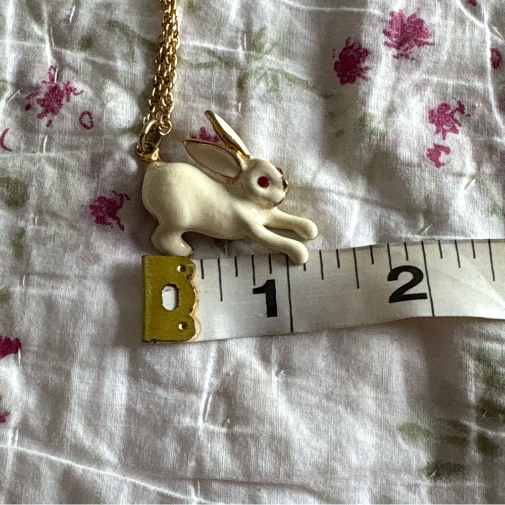 White rabbit necklace gold red eyes enamel bunny pendant long chain wonderland - Picture 8 of 10